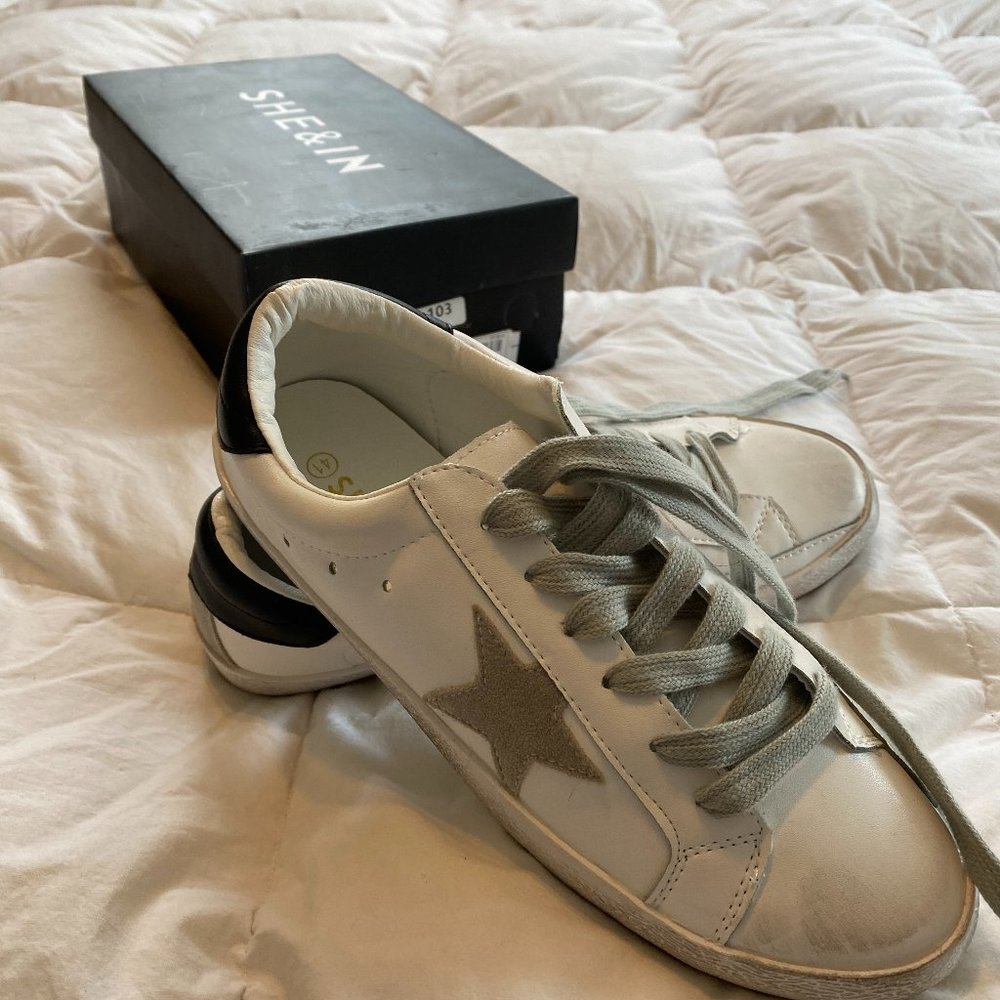 Star Patch Lace Up Splice Sneakers